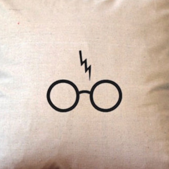 Meet your Posher, Faye - Picture 1 of 1